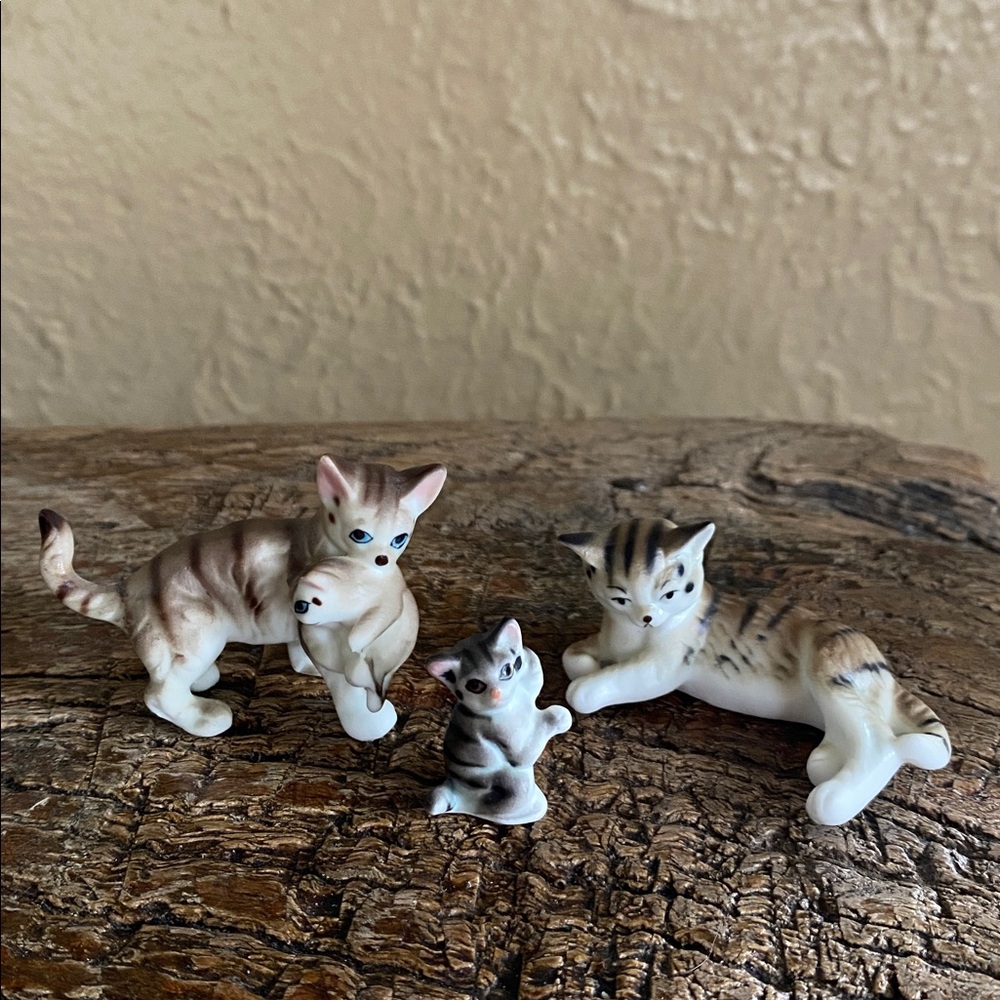 🐈‍⬛Vintage🐈‍⬛Cat Family Figurines